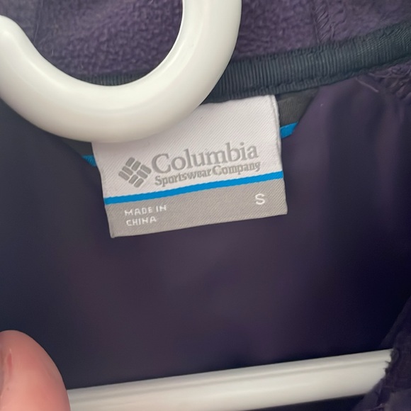 Columbia Purple Hooded Jacket with Soft Fabric and Full-Length Zipper - Picture 2 of 3